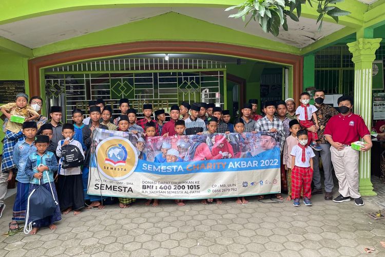 Kegiatan Semesta Charity Akbar 2022 yang digelar Sekolah Semesta Semarang pada bulan Februari 2022.