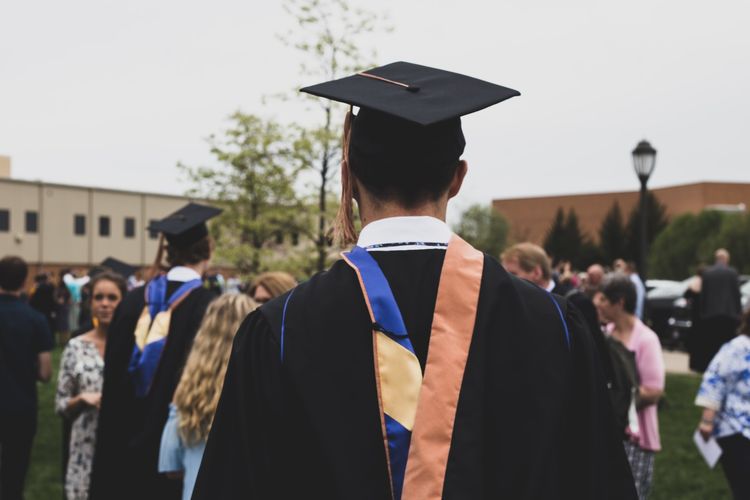 Ini 2 Perbedaan Gelar Master dan Magister untuk Jenjang S2