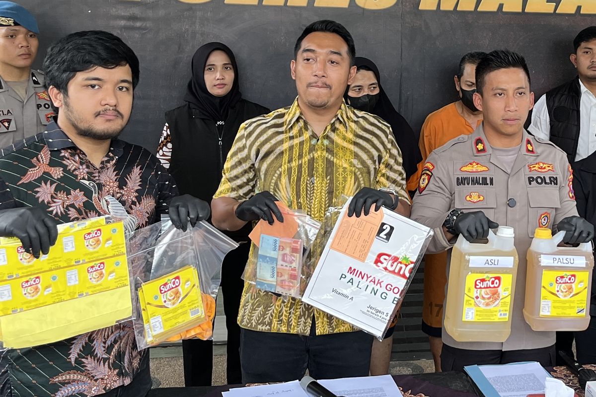 Minyak goreng kemasan premium merek Sunco yang dipalsukan pasutri di Kabupaten Malang.