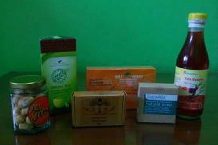 Beberapa contoh produk organik yang dikelola Komunitas Organik Indonesia (KOI).