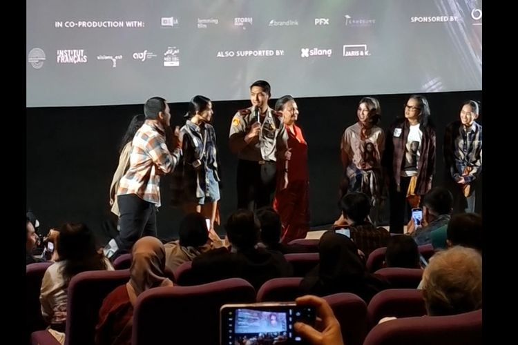 Momen Arya Saloka Pakai Kostum Sena di Jumpa Pers Empat Musim Pertiwi 