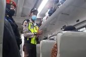 Viral, Video Penumpang Belum Booster Tak Mau Turun dari Kereta, Ini Kata KAI