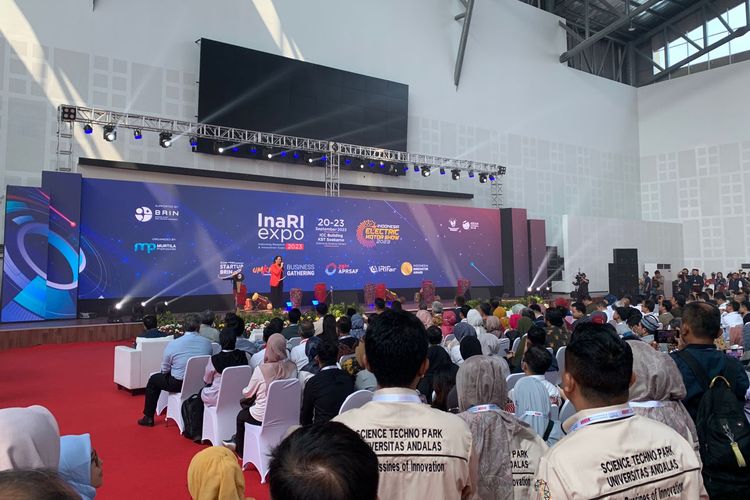 Indonesia Electric Motor Show (IEMS) diselenggarakan bersama dengan Indonesia Research and Innovation Expo (InaRI Expo) di ICC Building BRIN, Kawasan Sains Teknologi (KST) Soekarno, Cibinong, Bogor pada 20-23 September 2023.