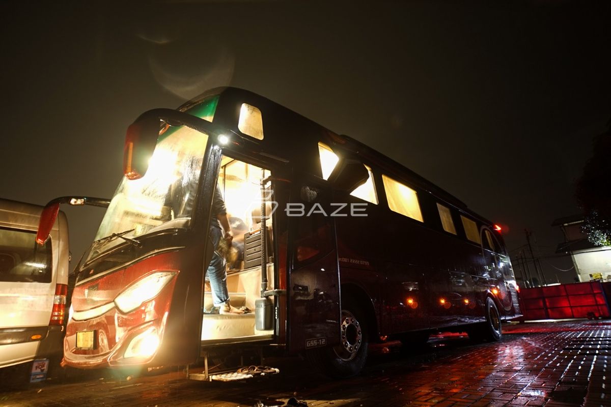 Bus Omah Sultan milik PO Juragan 99 Trans racikan Baze