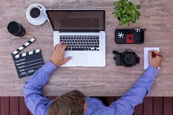 5 Rekomendasi Buku Belajar Desain Grafis Terbaik yang Wajib Kamu Baca