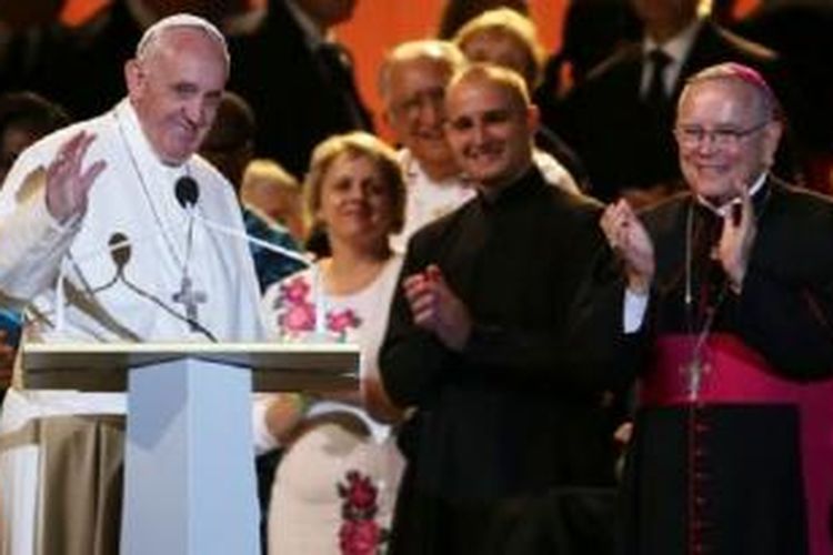 Paus berpidato di muka para Uskup yang menghadiri pertemuan 