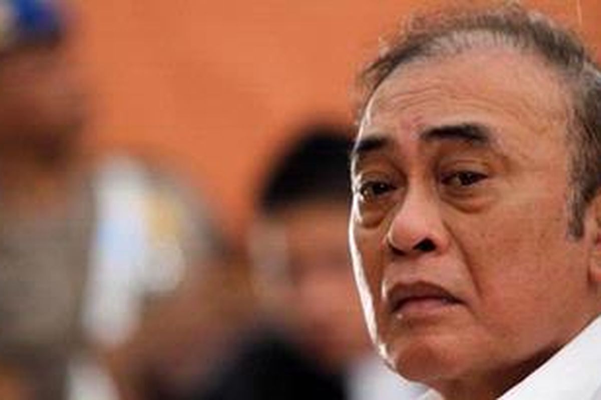 Terdakwa Syahril Johan menjalani sidang perdana dengan agenda pembacaan dakwaan oleh Jaksa Penuntut Umum di Pengadilan Negeri Jakarta Selatan, Senin (2/8/2010). 