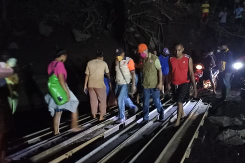 Sempat Terputus, Akses Jalan Menuju Lokasi Bencana Banjir di Ngada Diperbaiki