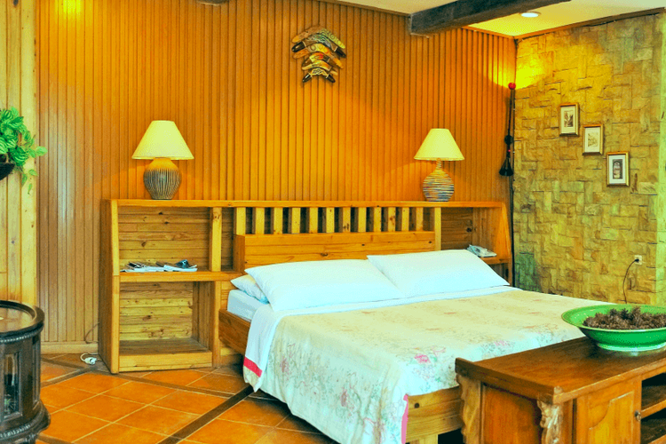 Australian Suite di The Pinewood Lodge, salah satu hotel dekat Taman Safari Bogor