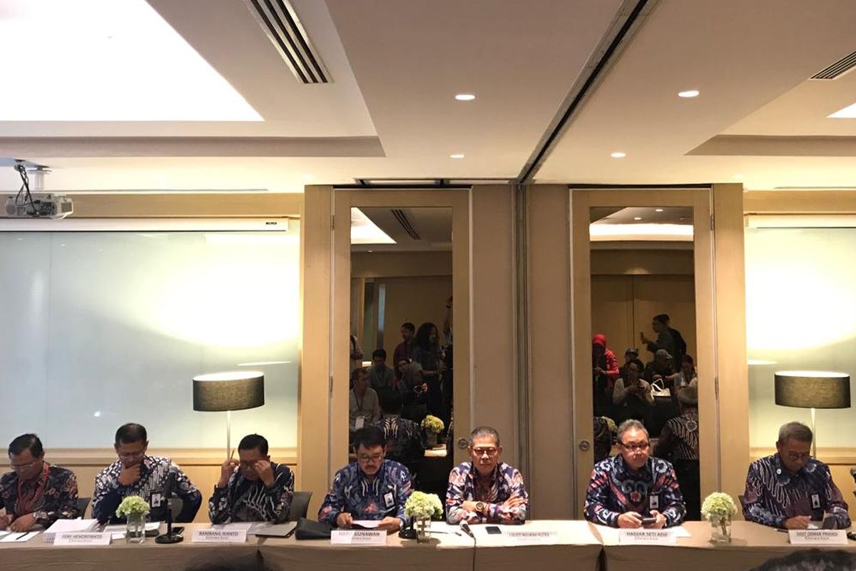 Direksi PT Waskita Karya saat menggelar konferensi pers di Jakarta, Kamis (9/5/2019).
