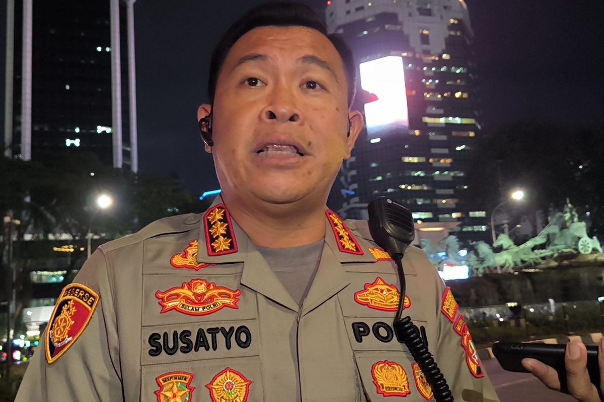 Kapolres Metro Jakarta Pusat, Kombes Susatyo Purnomo Condro saat ditemui usai aksi Indonesia Gelap di Patung Kuda, Jakarta Pusat.