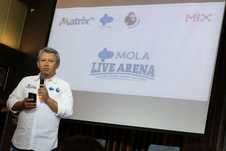 Ayi Farid Wajdi, Chief of Distribution and Broadcast Mola TV, berbicara pada acara peluncuran kerja sama Mola TV dengan Matrix TV dan MIX di Jakarta, Kamis (18/7/2019).
