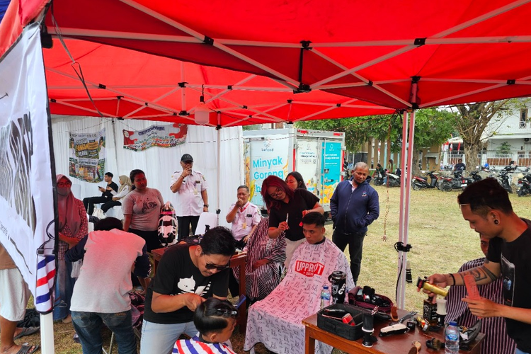 Kisah Para Barber di Solo Buat Komunitas Gelar Potong Rambut Gratis: Bukan Uang, tapi Cari Pahala