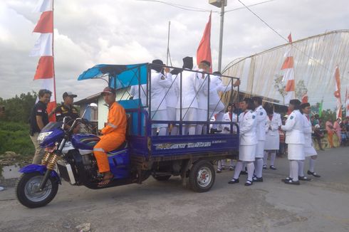 Cerita Paskibra di Asmat Diantar dengan Kendaraan Roda Tiga Pengangkut Sampah