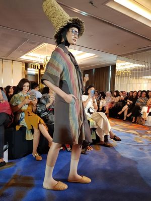 Koleksi Spring/Summer 2018 yang bertajuk Intropical