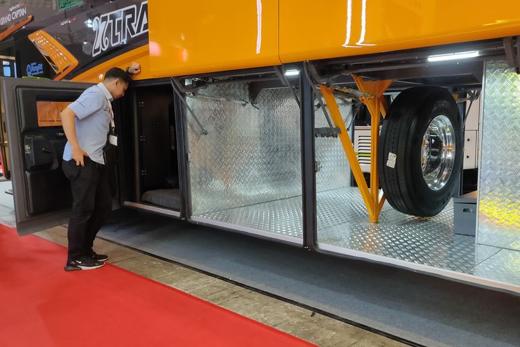 Bus baru 27 Trans buatan Karoseri Tentrem