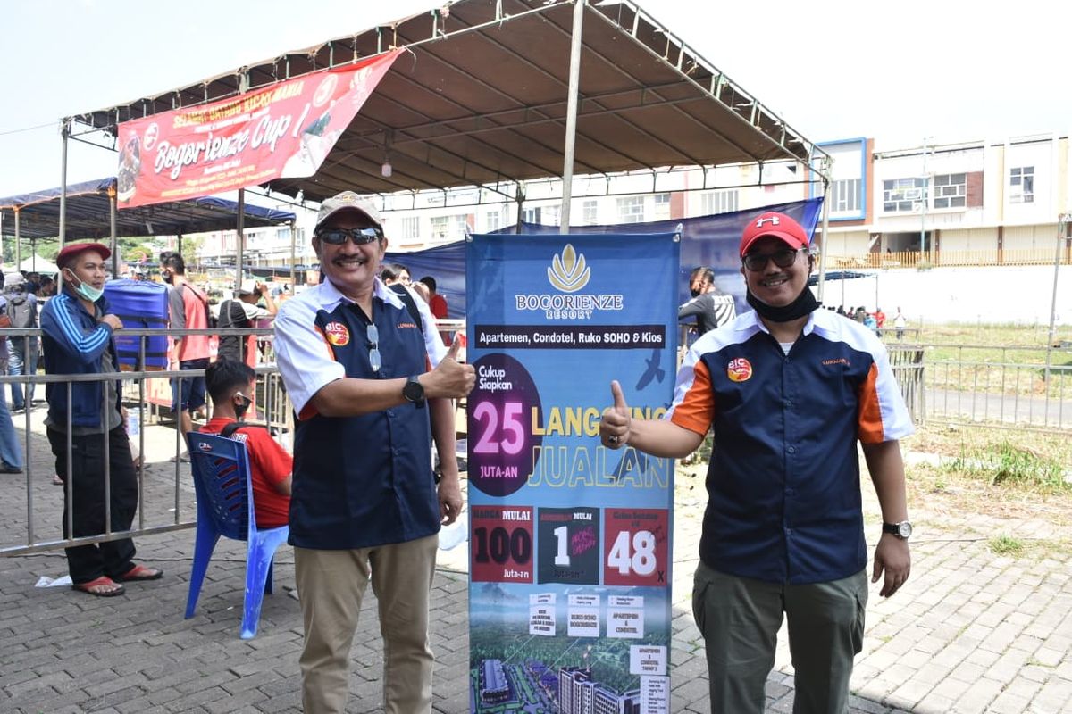 Direktur Utama Bogorienze Resort Lukman Purnomosidi dan Direktur Bogorienze resort Ugik Sugiyanto membuka festival burung, di Bogorienze Resort, Bogor Nirwana, Kota Bogor, Senin (10/8/2020).