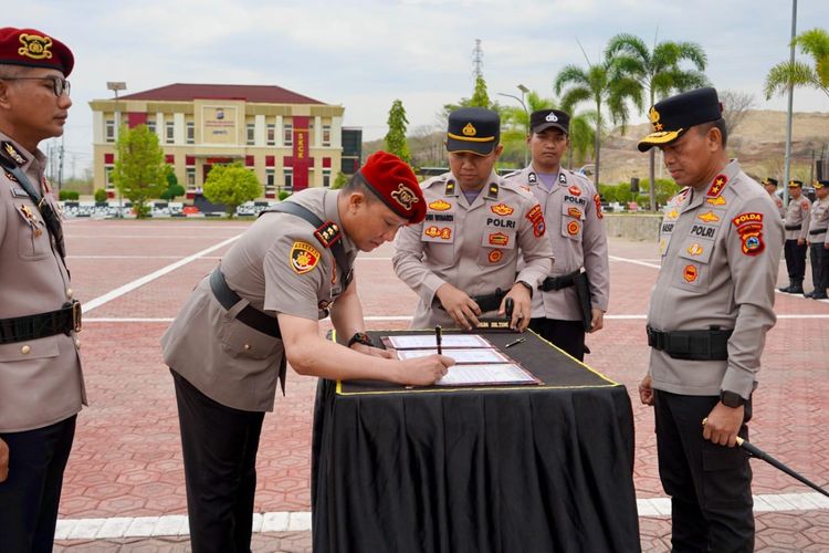 Kapolda Sulteng Pimpin Sertijab Dirreskrimsus dan Kapolres Sigi yang Baru