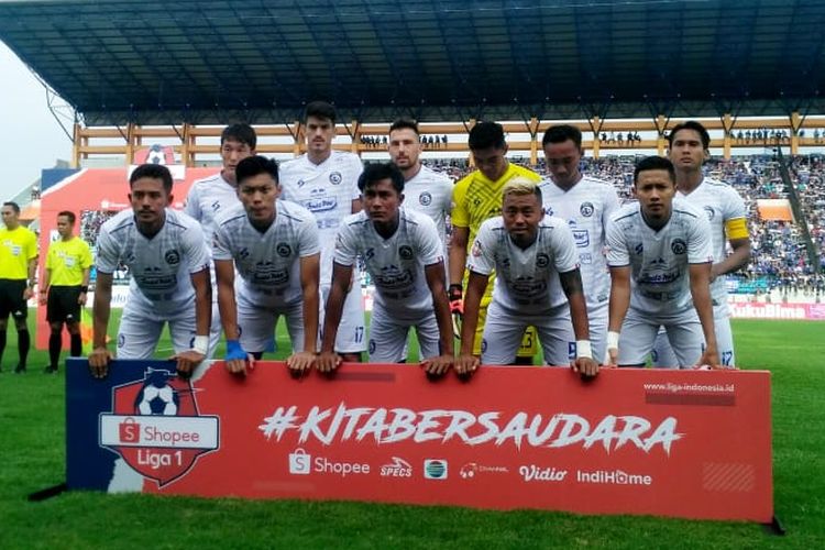 Starting line-up Arema FC pada laga menghadapi PSIS Semarang di Stadion Moch. Soebroto, Magelang, pada Sabtu (14/3/2020).