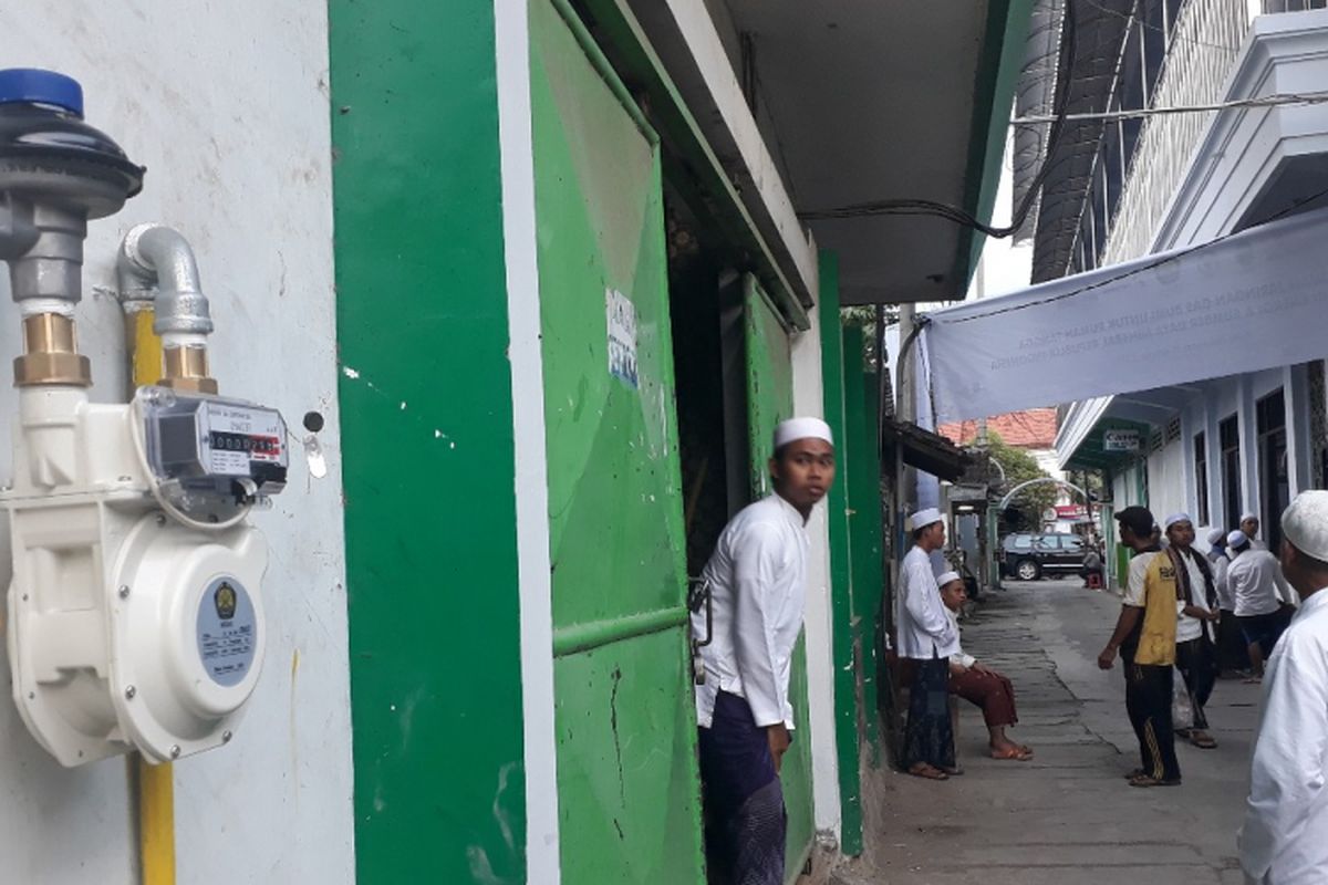 Meteran Jargas di komplek pesantren Assalafiyah Kota Pasuruan Jawa Timur