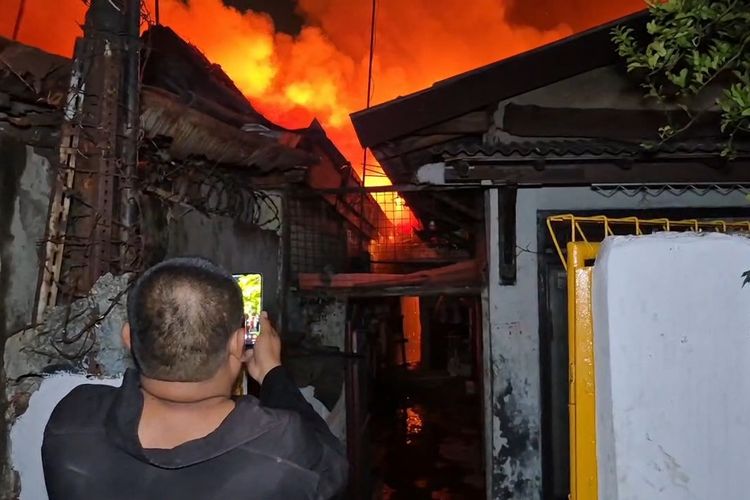 Jangan Asal Siram, Tidak Semua Kebakaran Bisa Dipadamkan dengan Air
