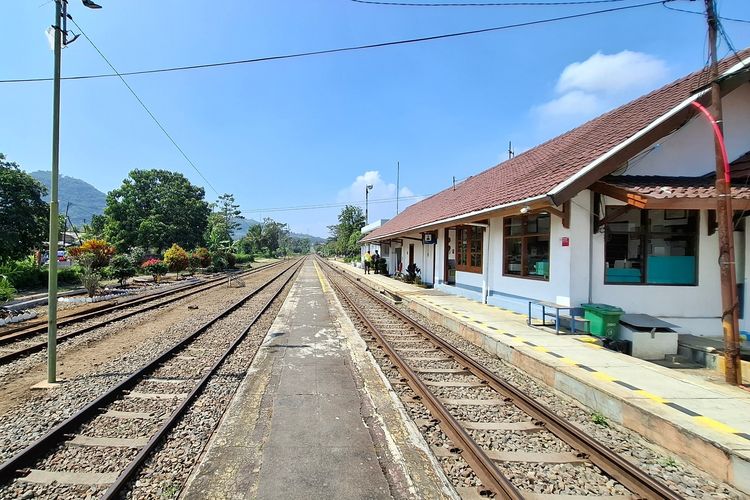 10 Stasiun Kereta Api Tertinggi di Indonesia, Masih Beroperasi