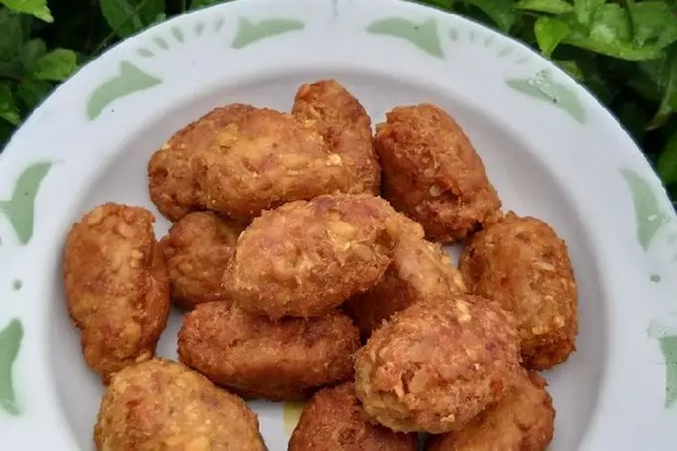 Mendol tempe bosok khas Malang. 