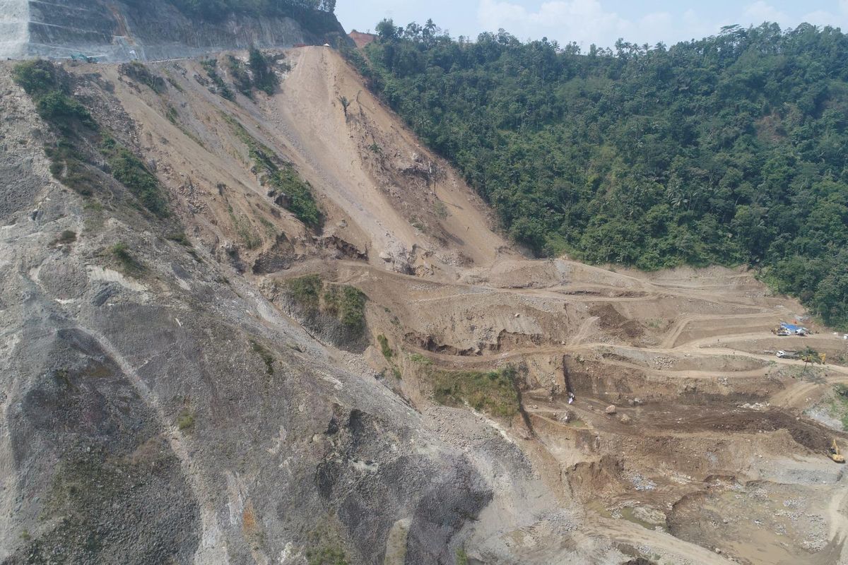 Bendungan Bener, Jawa Tengah.