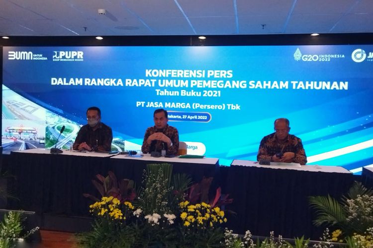 Direksi PT Jasa Marga (Persero) Tbk memaparkan hasil Rapat Umum Pemegang Saham Tahunan (RUPST) dalam konferensi pers yang berlangsung di Kantor Pusat Jasa Marga, Jakarta, Rabu (27/4/2022).