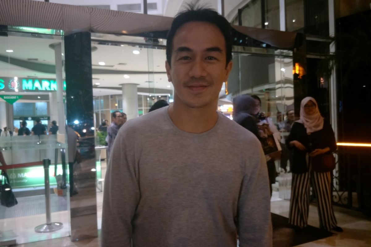 Joe Taslim saat menghadiri gala premier film Chrisye di XXI Epicentrum, Kuningan, Jakarta Selatan, Jumat (1/12/2017) malam.