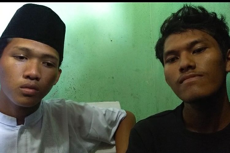 Rasyid, teman korban menjelaskan kronologi kejadian sebelum dan saat Retno Suwito tewas dibunuh komplotan geng motor di Jalan M. Ilyas, Kelurahan Martubung, Kecamatan Medan Labuhan pada Rabu (20/4/2022) malam.