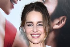 Emilia Clarke: Perempuan Desa