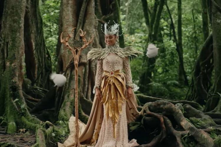 Novia Bachmid di Wonderland Indonesia 2: The Sacred Nusantara