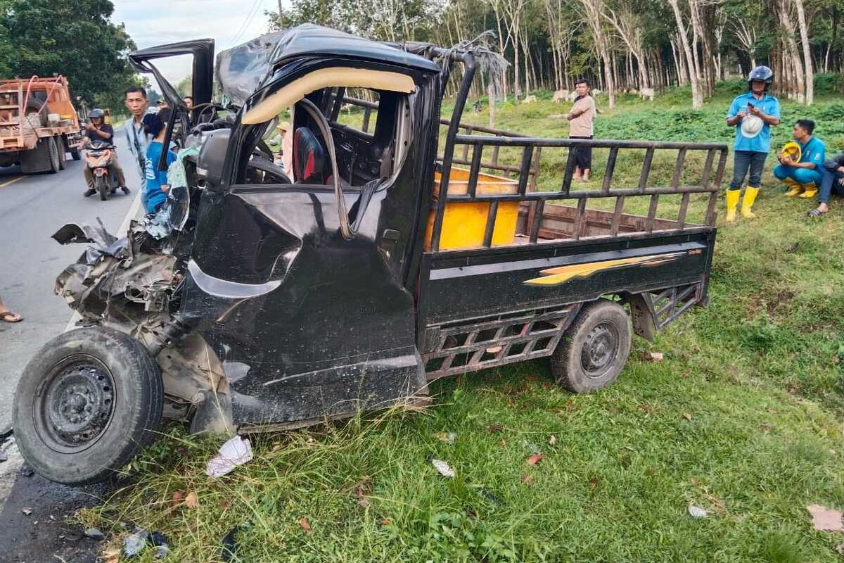 Foto: Kecelakaan lalu lintas yang melibatkan mobil pickup dan truk di jalan jurusan Pematangsiantar-Medan, Kabupaten Simalungun, Sumut, Selasa (24/9/2024).|Dokumentasi: Polres Simalungun.