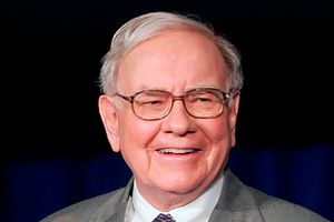 Warren Buffett Siap Pamit, Kas Berkshire Sentuh Rekor Baru