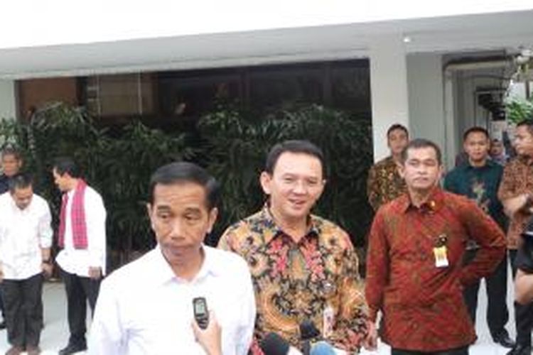 Presiden RI Joko Widodo dan Gubernur DKI Jakarta Basuki Tjahaja Purnama, di Balai Kota, Jumat (13/3/2015). 