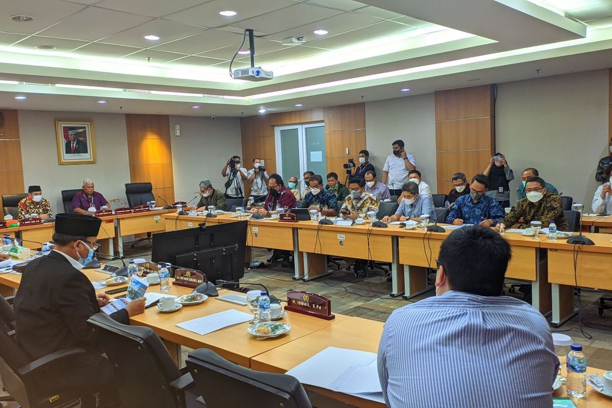 Suasana rapat kerja Komisi B DPRD DKI Jakarta bersama Direktur Pembangunan Jaya Ancol, Selasa (28/12/2021).