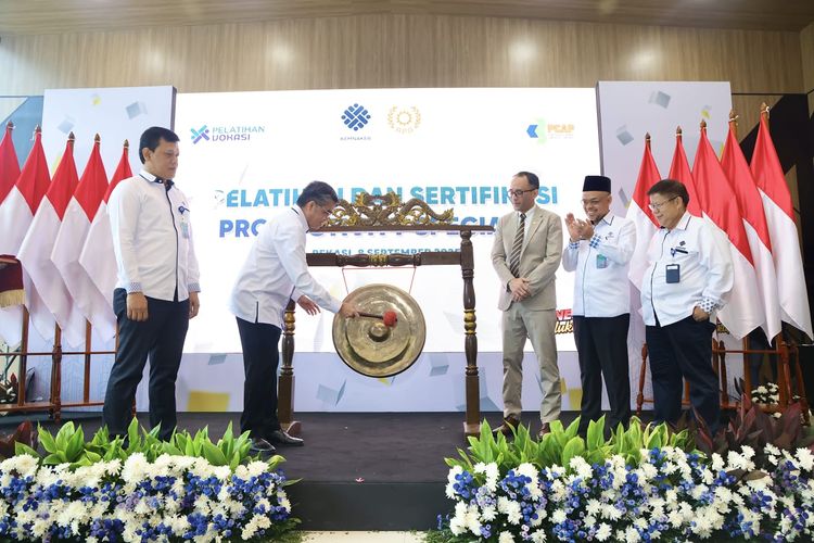 Menteri Ketenagakerjaan (Menaker) Yassierli saat membuka Pelatihan dan Sertifikasi Productivity Specialist di Bekasi, Senin (8/9/2025).