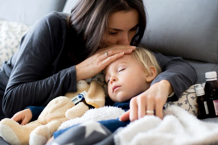4 Cara Menurunkan Panas pada Kepala Anak, Orang Tua Perlu Tahu