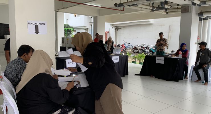 Meriahnya Penghitungan Suara di Kampung Akuarium, Warga Teriak "Amin" Saat Paslon 01 Disebut