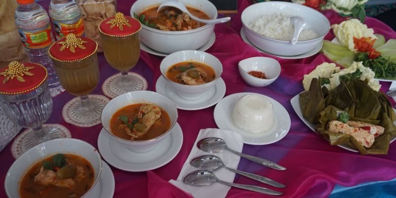Ayam kesrut dapat ditemukan dengan mudah di Banyuwangi, Jawa Timur, mulai dari warung hingga restoran.