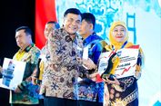 Sukses Turunkan Angka Pengangguran, Pemprov Jatim Raih Penghargaan dari Kemendagri