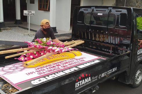 Dikirimi Karangan Bunga Bernada Protes 