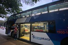 Ribuan Warga Naik Bus Wisata Transjakarta Saat Libur Lebaran