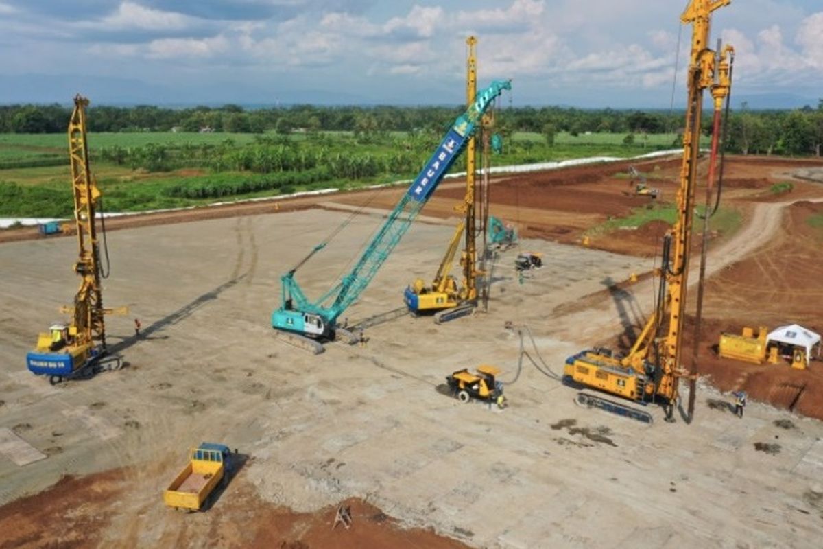 Sementara progres pembangunan sisi udara hingga 2 Februari 2020, telah mencapai 44,85 persen dari target 21,67 persen.

