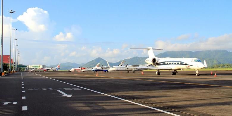 Bandara Sam Ratulangi Manado.