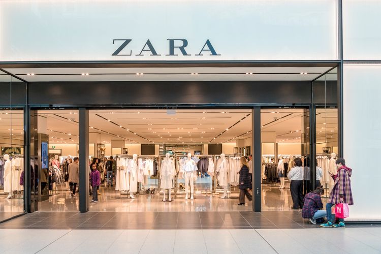 Salah satu toko Zara.