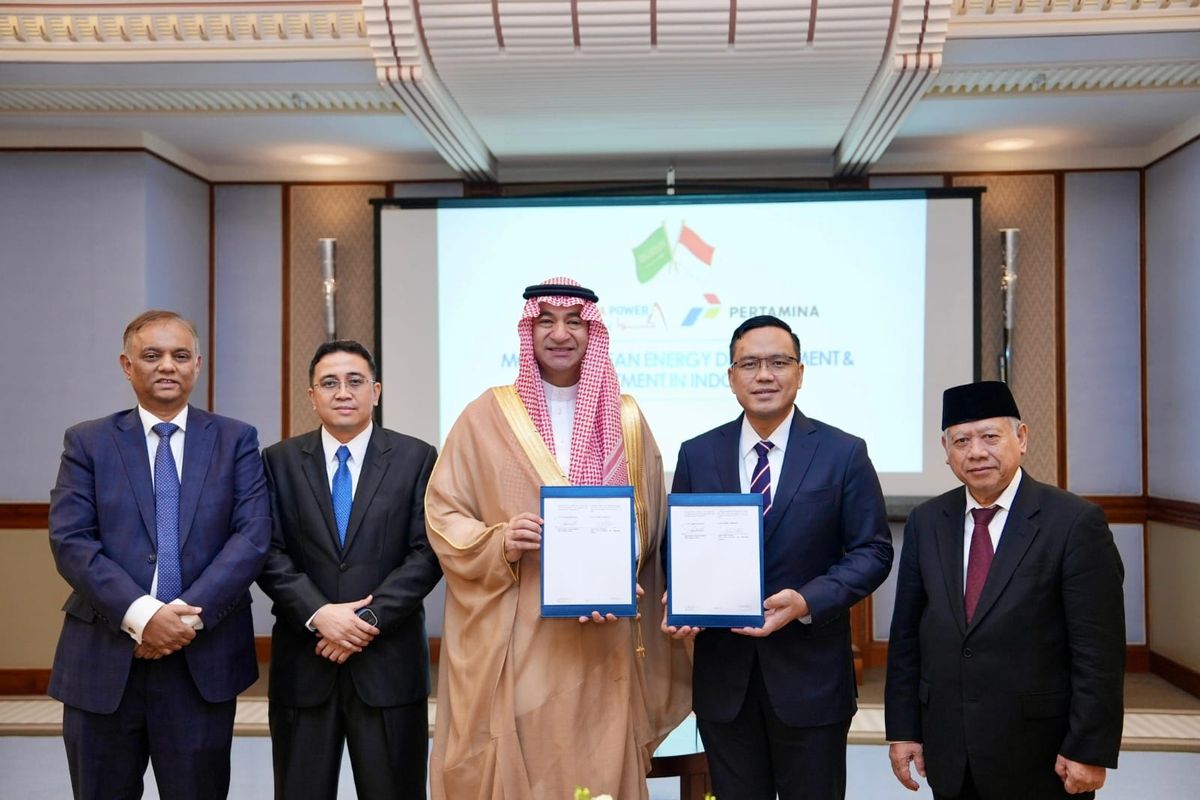 Pertamina dan ACWA Power bekerja sama mengembangkan teknologi energi bersih. 