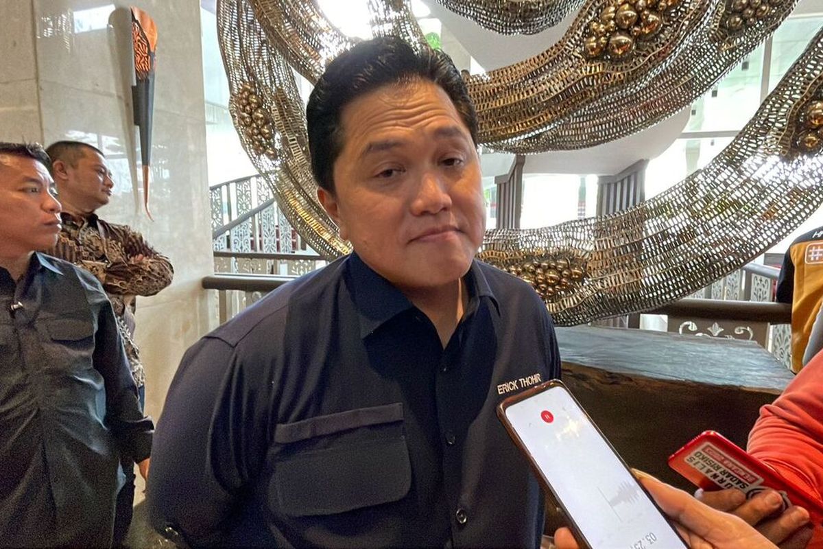 Ketua Umum PSSI Erick Thohir saat memberikan penjelasan terkait event Piala Dunia U-17 yang akan digelar di Indonesia pada 10 November hingga 2 Desember 2023, Senin (24/7/2023).