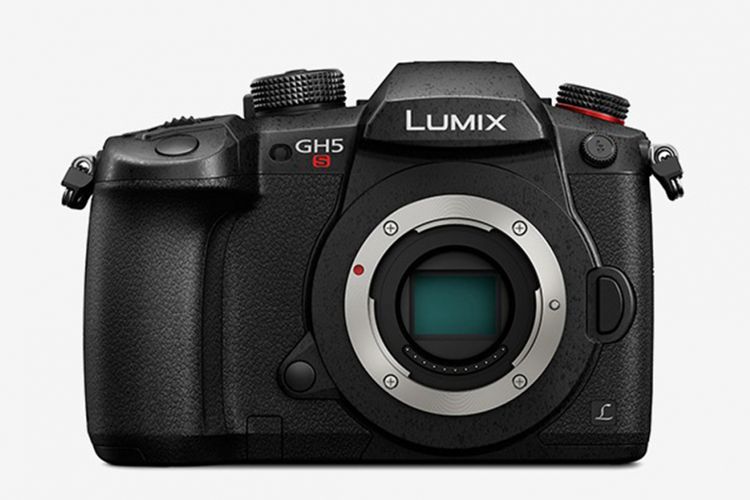 Panasonic Lumix GH5S.